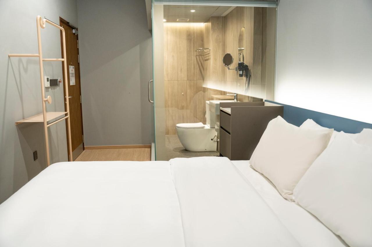 Hotel Bencoolen At Hong Kong Street Singapore Exterior photo