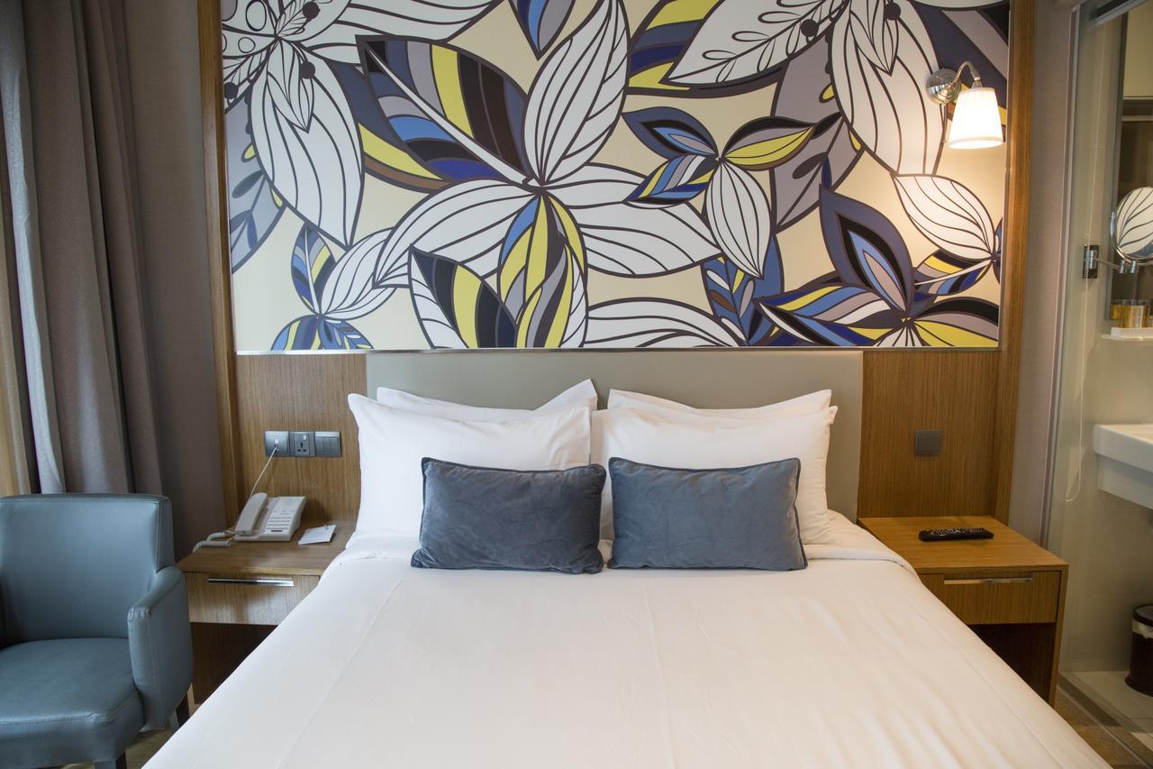 Hotel Bencoolen At Hong Kong Street Singapore Exterior photo