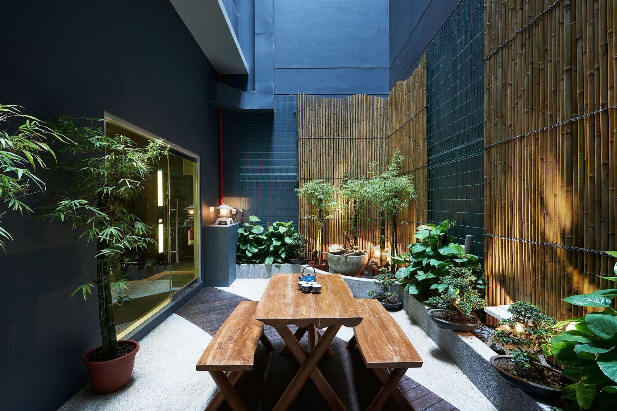 Hotel Bencoolen At Hong Kong Street Singapore Exterior photo